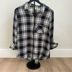 Harper Black and White Plaid Flannel Shirt. Size Large